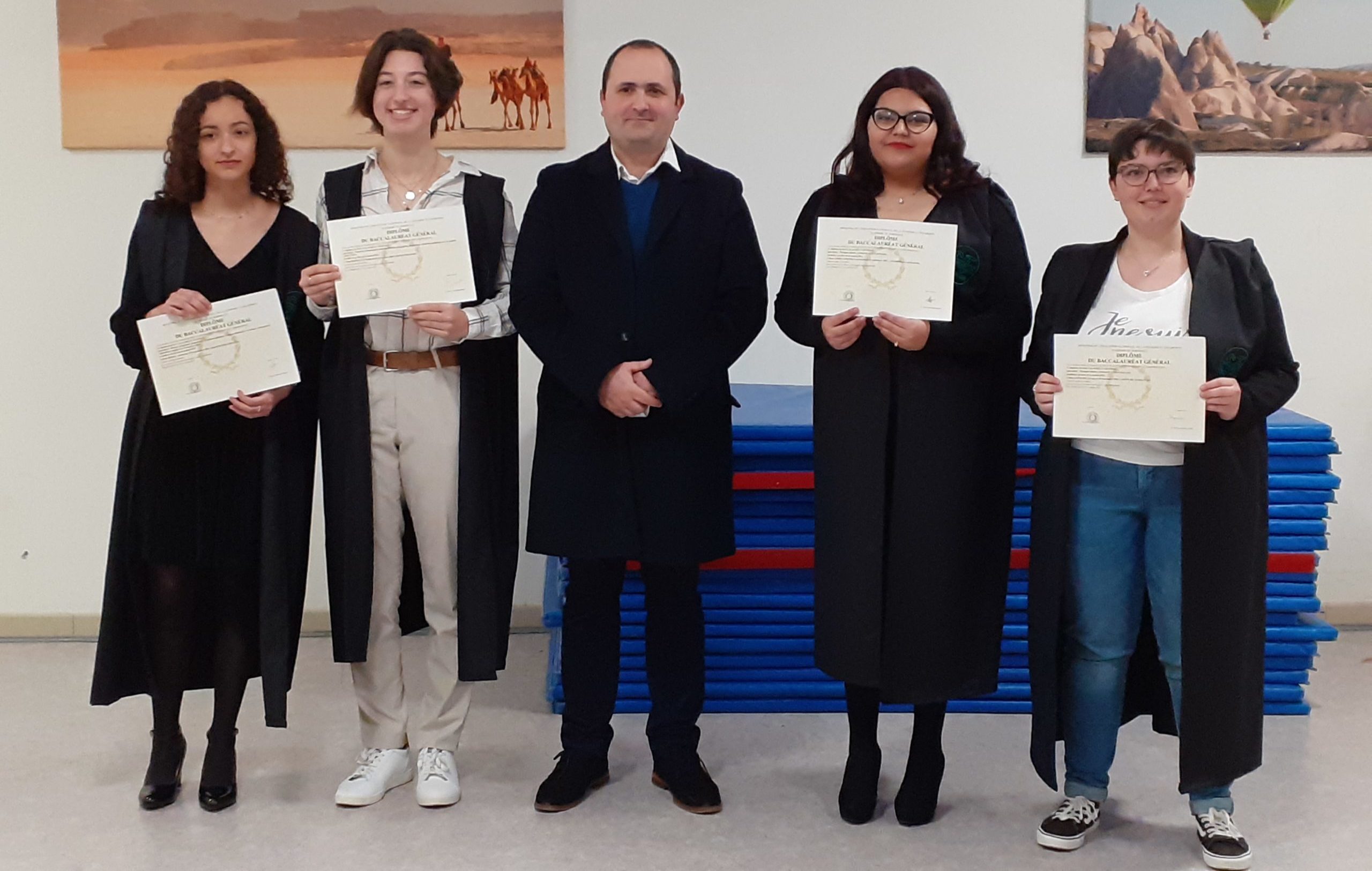 remise des Baccalauréat aux bacheliers présents