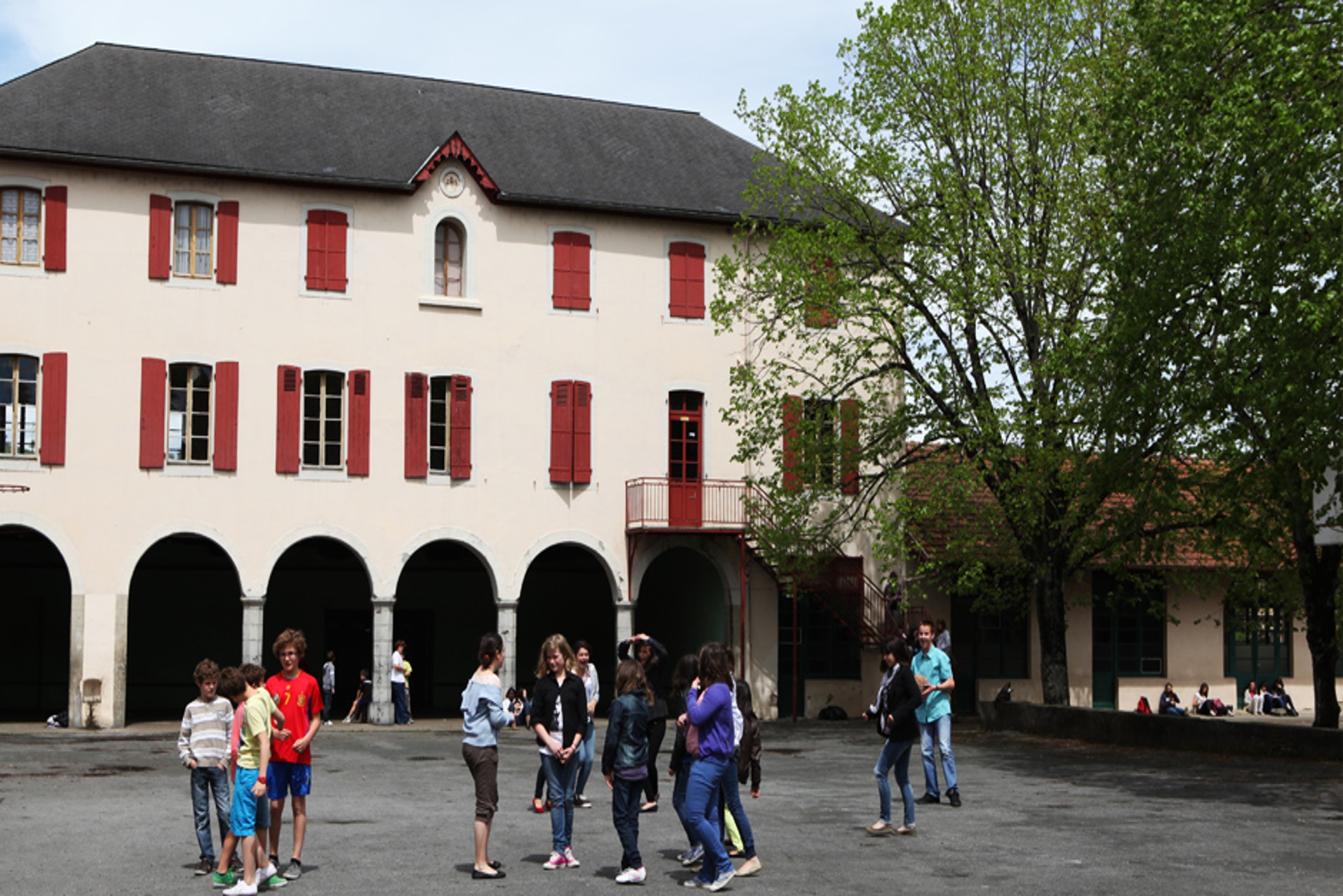 cour collège